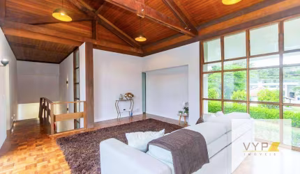 Casa em condomínio Quatro Barras