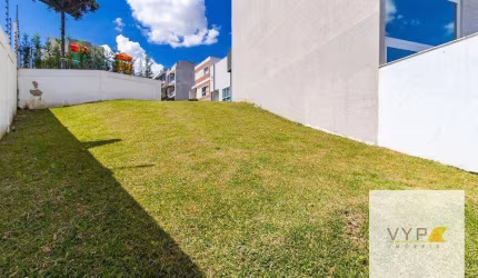 Ideal para Casa Contemporânea! Terreno em Declive – Condomínio em Curitiba