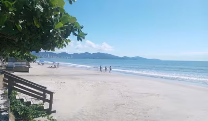 Lindo Apt Pé na areia com suíte e varanda gourmet abaixo do vl de mercado