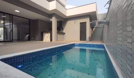 Casa à venda no Condomínio Portal do Jequitibá, em Valinhos – SP