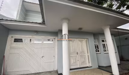 Linda casa no Bairro Igara