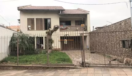 Casa localizada no bairro Nossa Senhora das Graças/Canoas