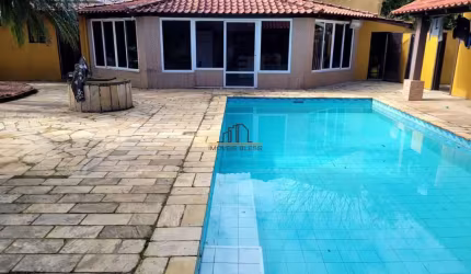 Belíssima casa no bairro Igara II
