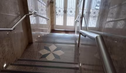 Vende-se Apartamento em frente a Praça Matriz