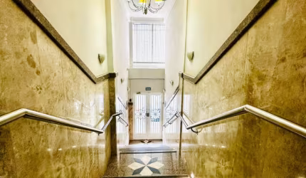 VENDE-SE APARTAMENTO NO CENTRO