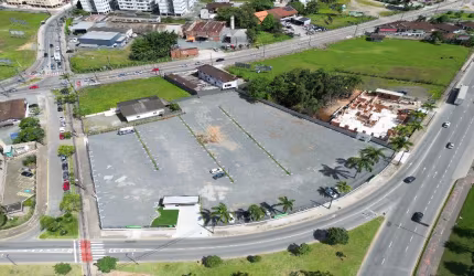 Imóvel para venda tem 8000 metros quadrados em Zona Industrial Norte - Joinville - SC