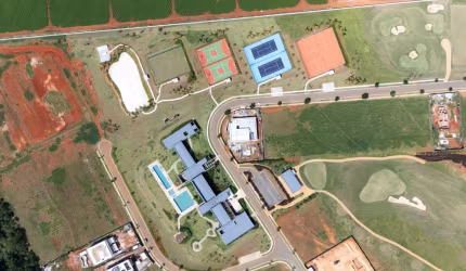 Terreno em condomínio fechado com centro náutico exclusivo e campo de golfe