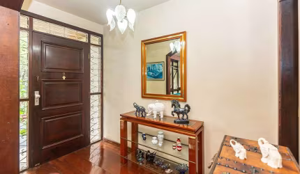 Casa com 4 quartos à venda na Rua Amazonas de Souza Azevedo, 449, Bacacheri, Curitiba, 340 m2 por R$ 1.088.000