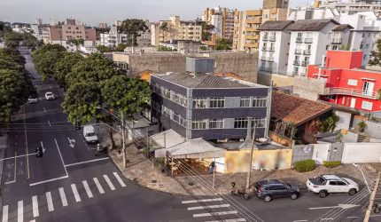 Prédio à venda na Avenida dos Estados, 751, Água Verde, Curitiba, 338 m2 por R$ 2.500.000