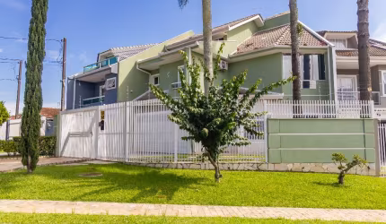 TRIPLEX ALTO PADRÃO EM ÁREA NOBRE DO GUABIROTUBA