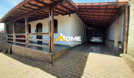 Casa a venda no Teixeira Dias.
