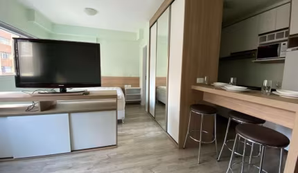 Apartamento com 1 quarto para alugar na Avenida Visconde de Guarapuava, 3806, Batel, Curitiba por R$ 2.350
