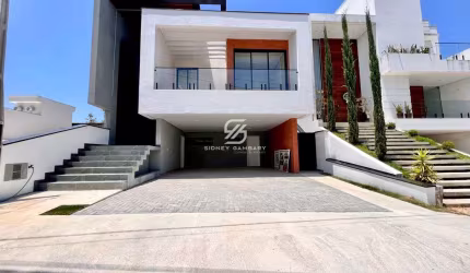 Casa assobrada com 3 suítes no Residencial Flores