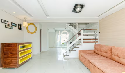 SOBRADO TRIPLEX NO PILARZINHO