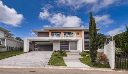 CASA EM CONDOMÍNIO  NOVA E COM AMPLO TERRENO SANTA FELICIDADE