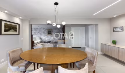 CONFORTO, SILÊNCIO E MUITO SOL: 156 M² NAS MERCÊS