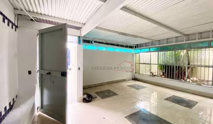 Casa comercial no bairro Jordanópolis | Corredor ABD e Av.Piraporinha | Via Anchieta | ótima localização | Agende a sua visita