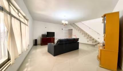 Sobrado 5 quartos 2 suítes Vila Moraes | 4 vagas | Excelente espaço e potencial | Agende agora a sua visita