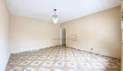 Casa 3 dorms Jardim Maria Estela | Fácil acesso | 4 vagas | Compre alugada | Churrasqueira