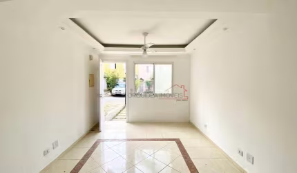 Sobrado em condomínio fechado | 3 quarto sendo 1 suíte master | 2 vagas | Lazer completo | Compre alugado | Entre em contato