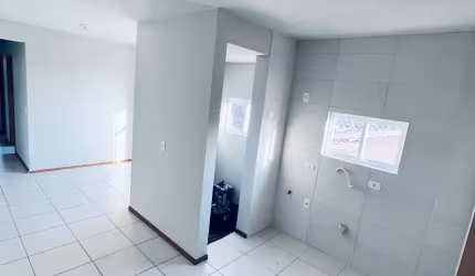 Ótimo apartamento no aventureiro com elevador