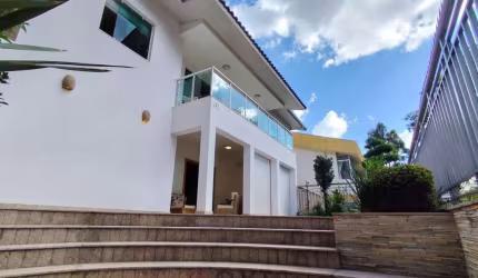 Casa Alto Padrão -  4 suítes - Mangabeiras - Abaixo do Valor