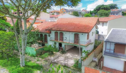 OPORTUNIDADE Casa com 280m2 Bairro: Guabirotuba