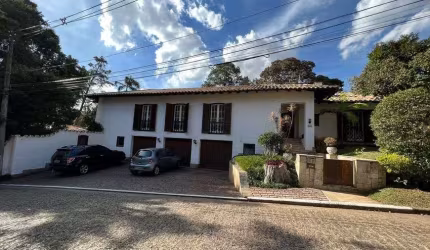Casa para venda tem 550 metros quadrados com 7 quartos em Chácara Flora - São Paulo - SP
