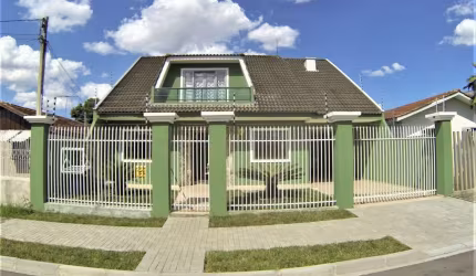 Casa Residencial com 5 quartos  para alugar, 270.00 m2 por R$4650.00  - Xaxim - Curitiba/PR
