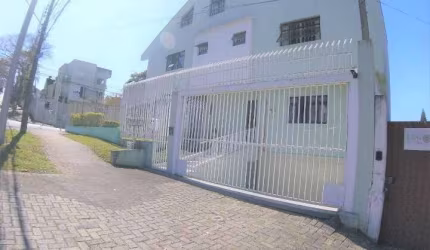 Sobrado à venda, 3 quartos, 1 suíte, 2 vagas, Mercês - Curitiba/PR