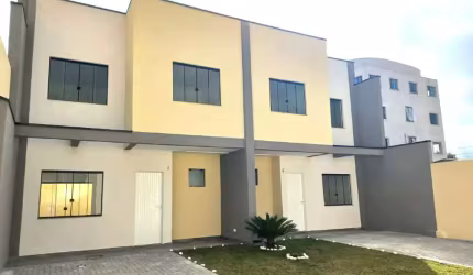 Sobrado com 3 quartos  à venda, 94.00 m2 por R$530000.00  - Uberaba - Curitiba/PR