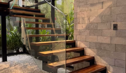 linda Casa sobrado Condomínio Florais do Valle, conforme com charme e sofisticação