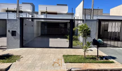 Vende-se Bela Casa Moderna no Jardim Alvorada em Maringá