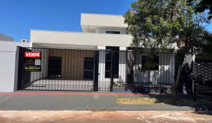 Vende-se Bela Casa Térrea no Parque das Laranjeiras em Maringá