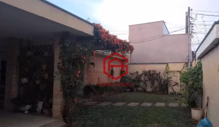 Casa Comercial