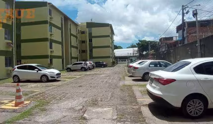 Apartamento com 2 dormitórios à venda, 62 m² por R$ 170.000,00 - Várzea - Recife/PE