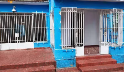 Casa com 4 dormitórios à venda, 217 m² por R$ 540.000,00 - Prado - Recife/PE