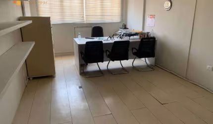Sala com copa e WC