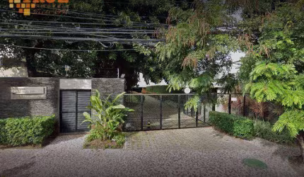 Prox Praça de Casa Forte, 2 vagas livres