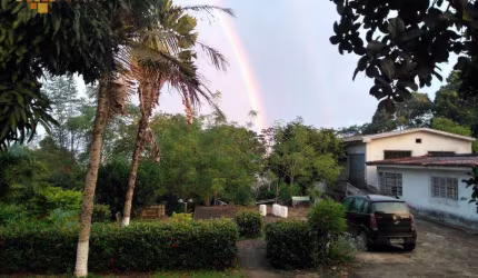 Casa, terreno 1 ha, acesso de Águas Finas