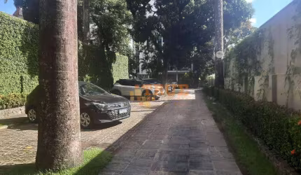 Contato   0.8.1.9.9.1.7.8.0.2.2.7    Apartamento com 3 dormitórios à venda, 107 m² por R$ 65.000 - Casa Forte - Recife/PE
