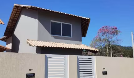 Casa para Venda em Niterói, Itaipu, 2 dormitórios, 2 suítes, 3 banheiros, 1 vaga