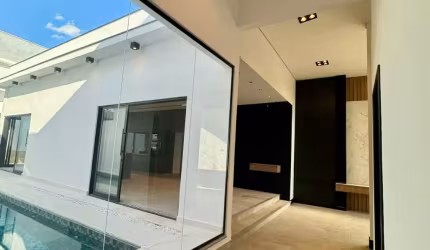 Linda casa em condomínio