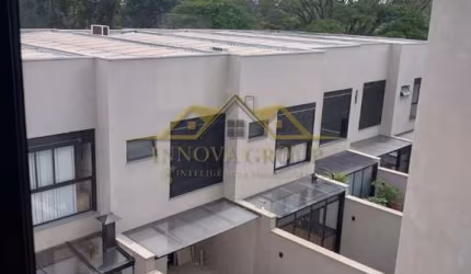 Casa para venda com 125m² e 2 quartos.