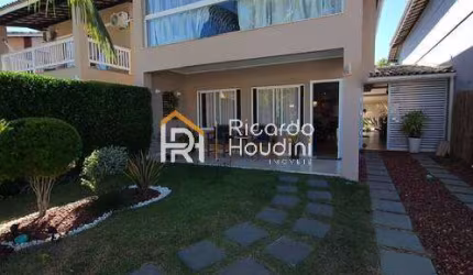 Linda casa em condomínio fechado, em Praia do Flamengo!