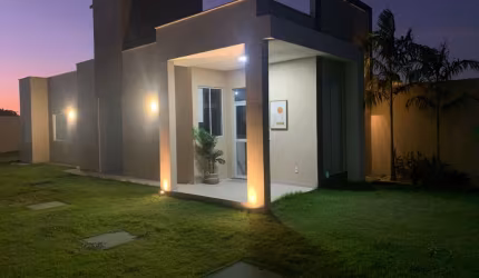 Casas planas em rua pública do Eusébio-CE