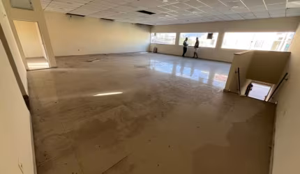 ALUGUEL DE UM EXCELENTE ESPAÇO COMERCIAL EM GUARATIBA