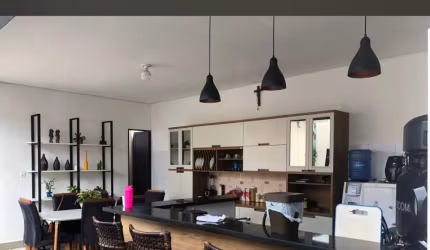 Linda casa no Carumbé próximo ao Comper Jd Itália