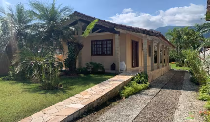 CASA EM CONDOMÍNIO À VENDA EM MORADA DA PRAIA - BERTIOGA/SP! 3 quartos, 1 sala, 1 banheiro, 2 vagas de garagem, 115,74 m² de área.