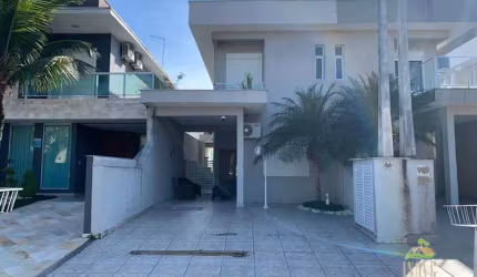 Casa em Condomínio com 3 Suítes e Piscina - Morada da Praia, Bertioga/SP